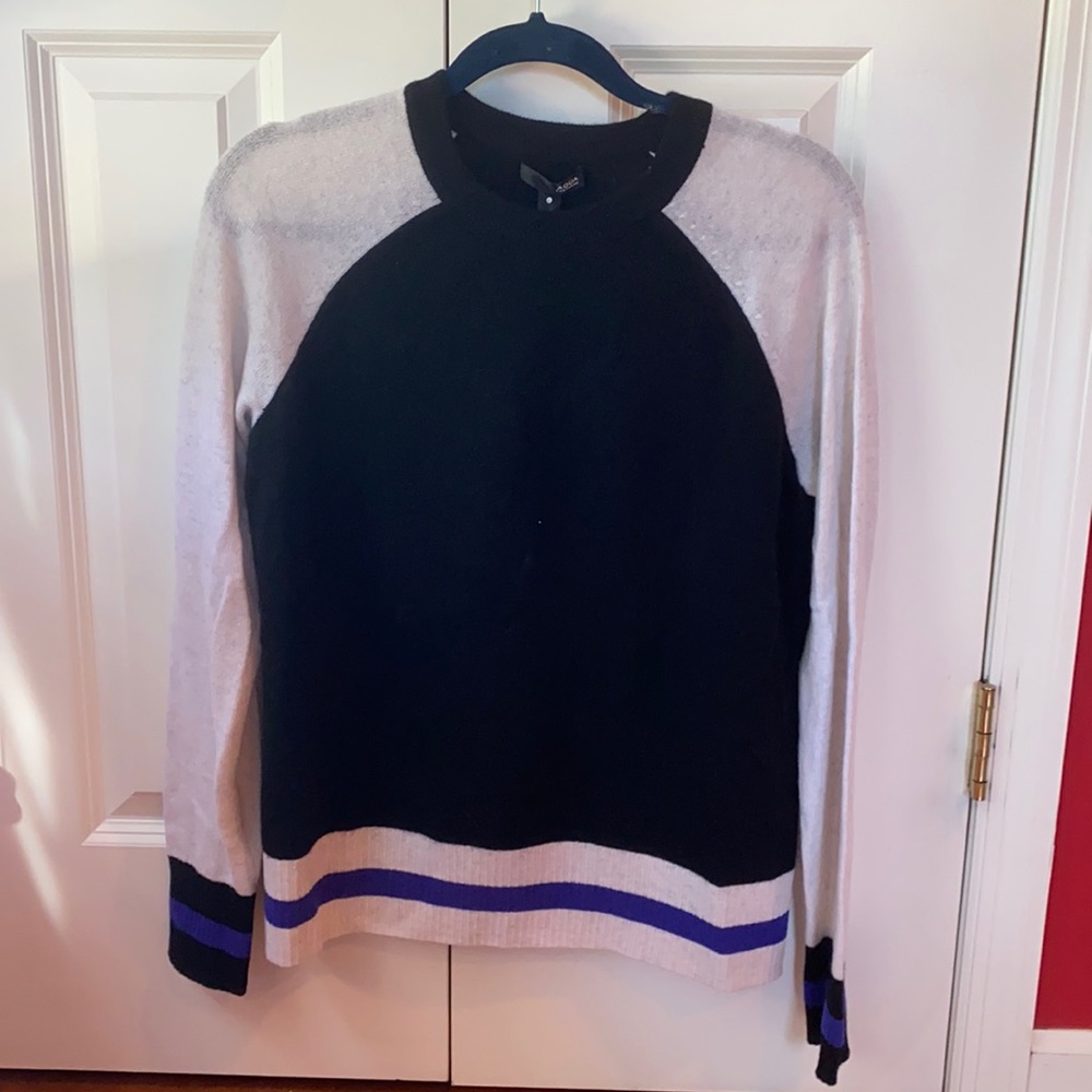Black & white cashmere sweater with blue detailing